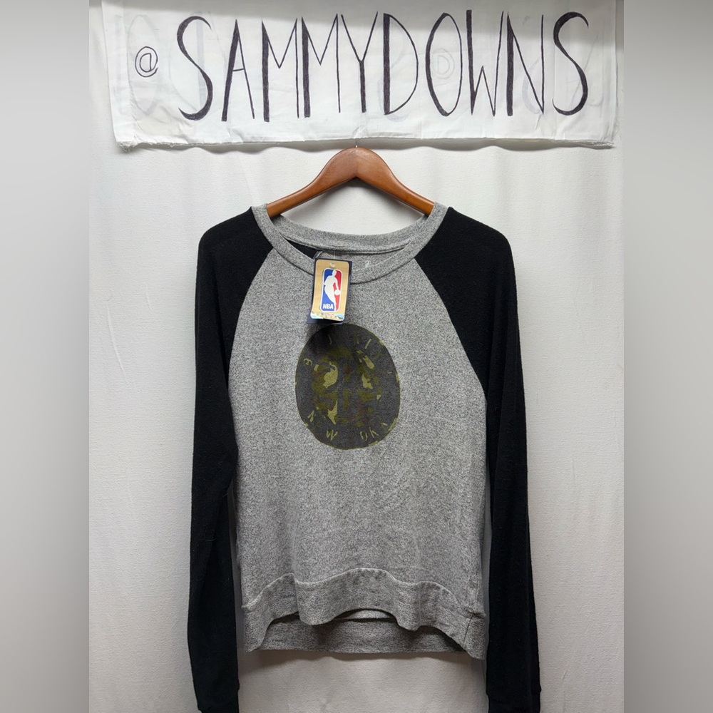 Women's Brooklyn Nets Fanatics Gray Prestige Camo Raglan Crew Neck Sweatshirt